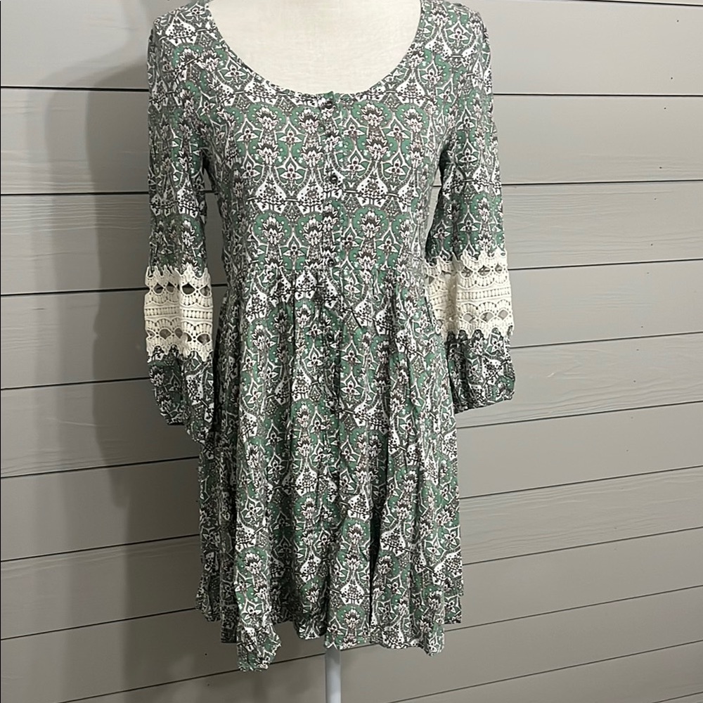 Floral Green Dress with Lace Accents